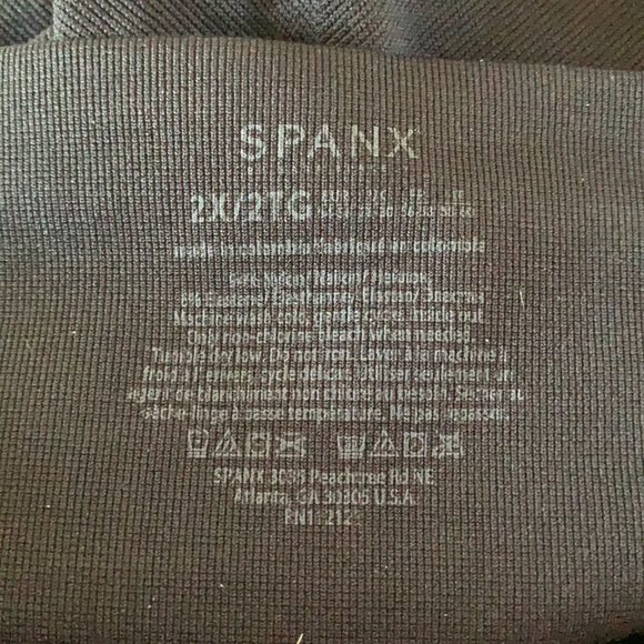 🌟SPANX SEAMLESS ANKLE ZIP LEGGINGS🌟 - Picture 3 of 5